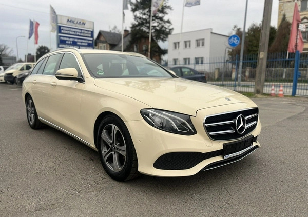 Mercedes-Benz Klasa E cena 69900 przebieg: 398000, rok produkcji 2019 z Syców małe 466